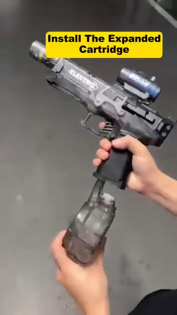 Ultimate Battle Blaster Long Range Motorised Water Gun with Interactive Lighting,Electric Water Guns for Kid,Automatic Water Gun Pistols,Rechargeable Water Sprayer Squirt Guns Blaster Pistol (Black) - Famous Flynn